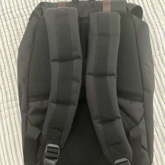 Backpack - Picture 3 of 7